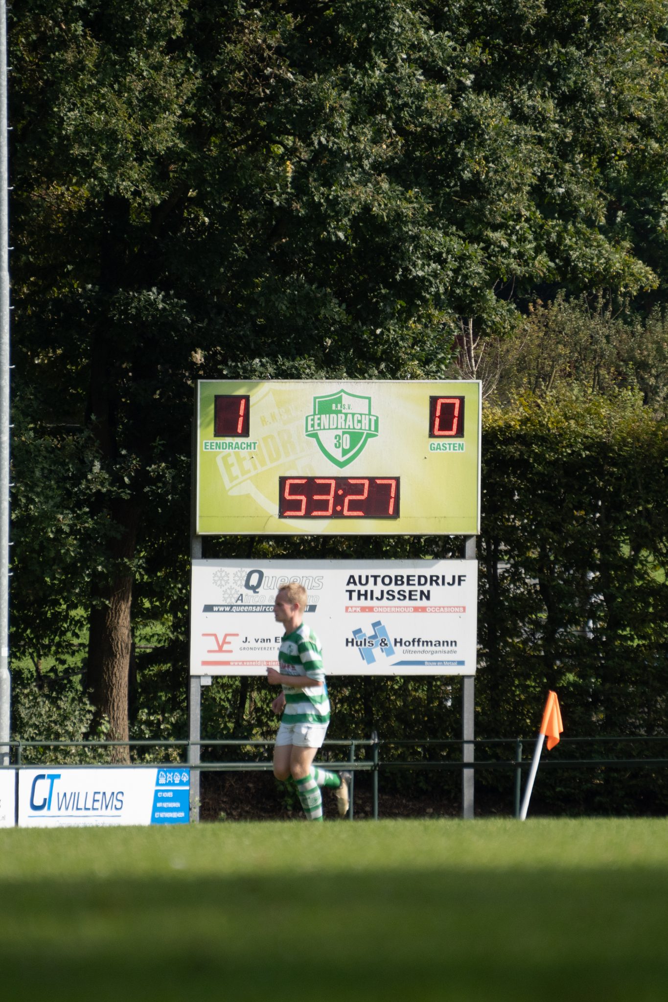 Een dag van hard werken beloond: Eendracht zaterdag 2 wint nipt van Beuningse Boys