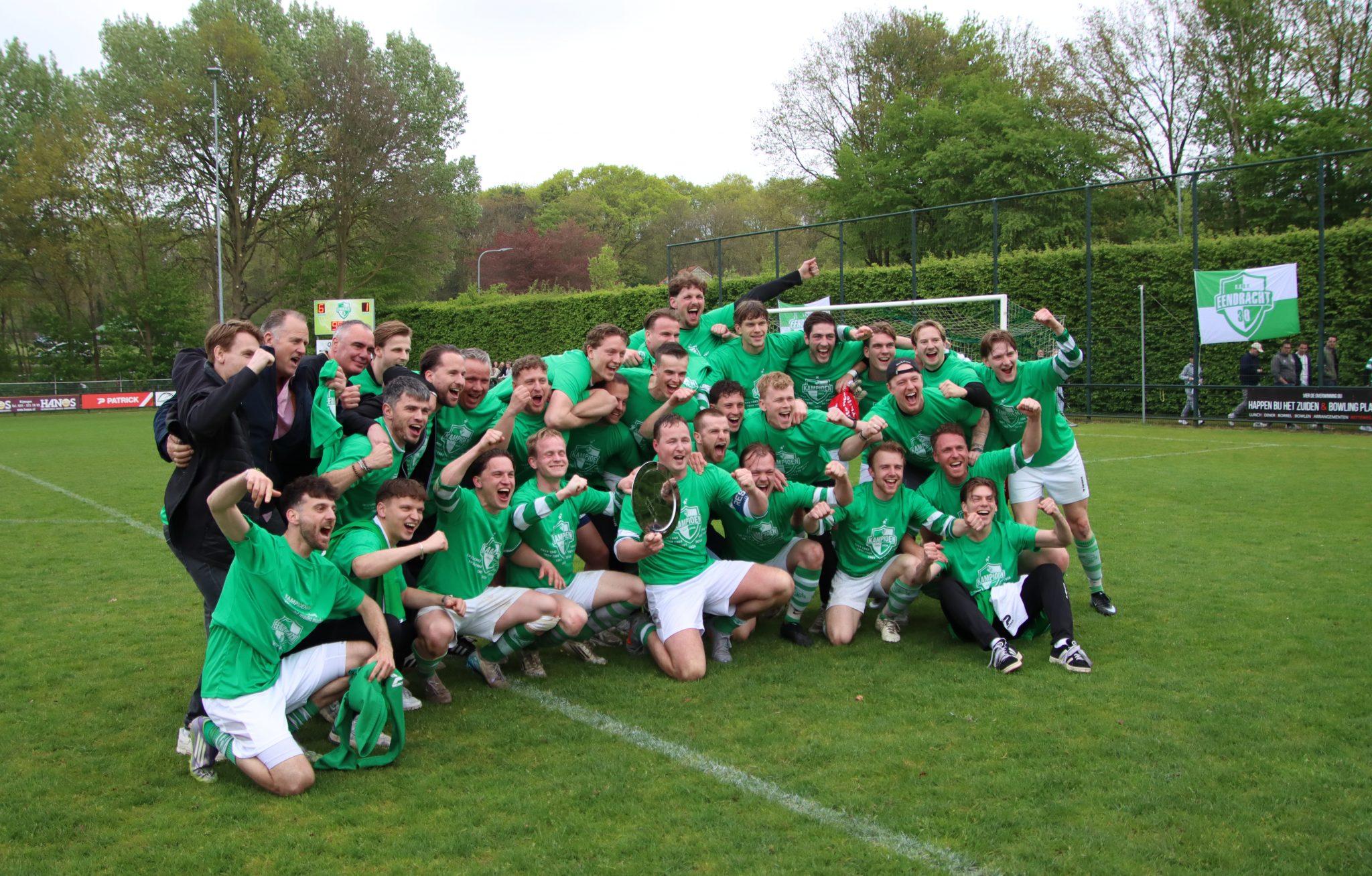 Eendracht ’30 pakt titel en promoveert naar de vierde klasse